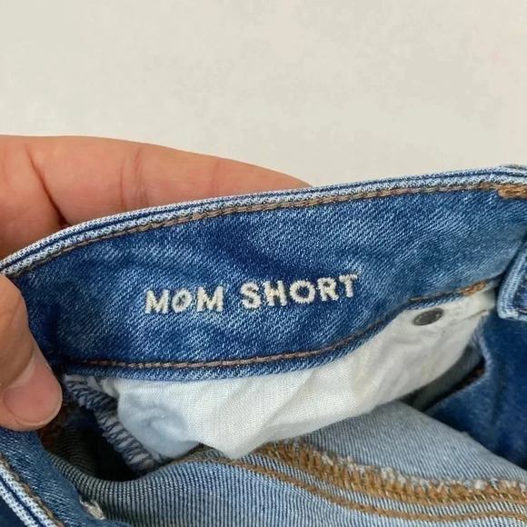 American Eagle STRETCH DENIM MOM SHORTS - Picture 3 of 8